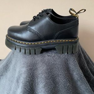 Dr. Martens Audrick 3 eye shoe Womens size 9